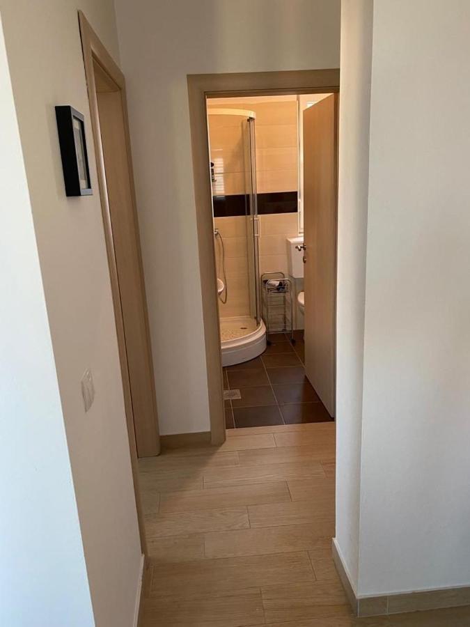 Apartman Erika Nin Exteriör bild