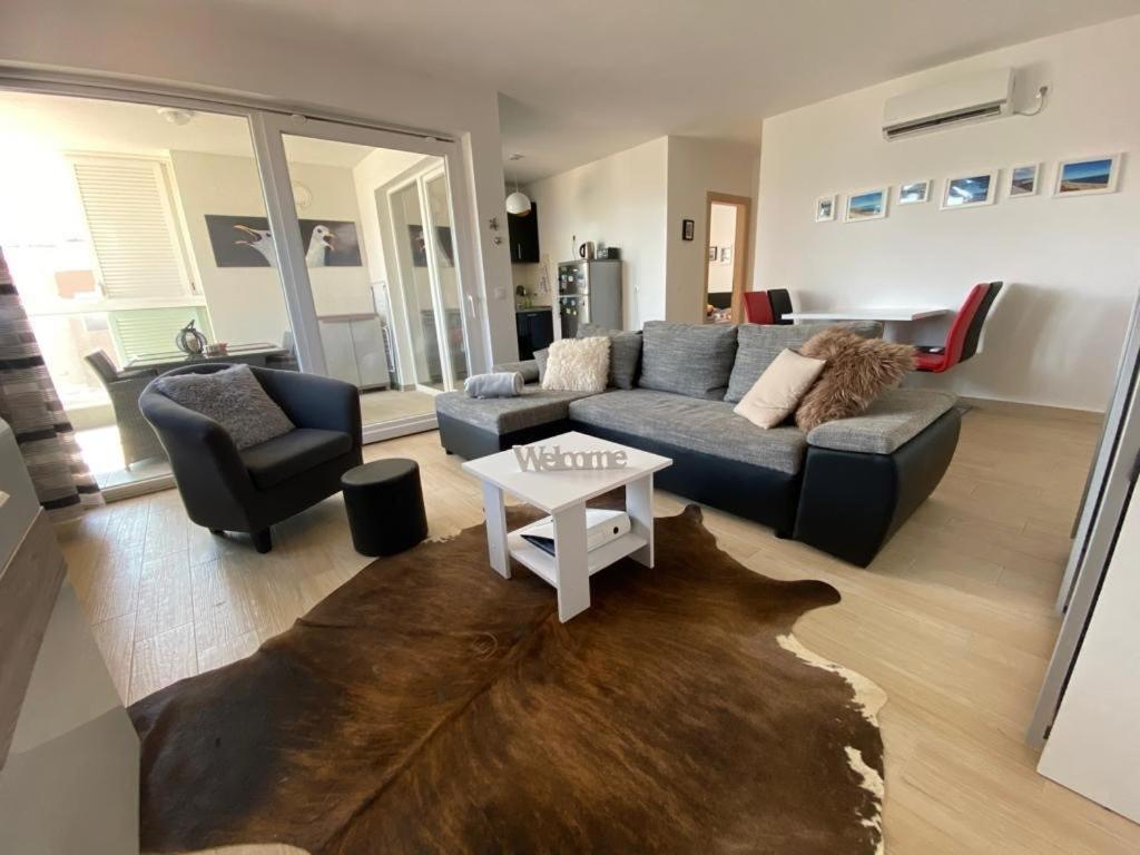 Apartman Erika Nin Exteriör bild