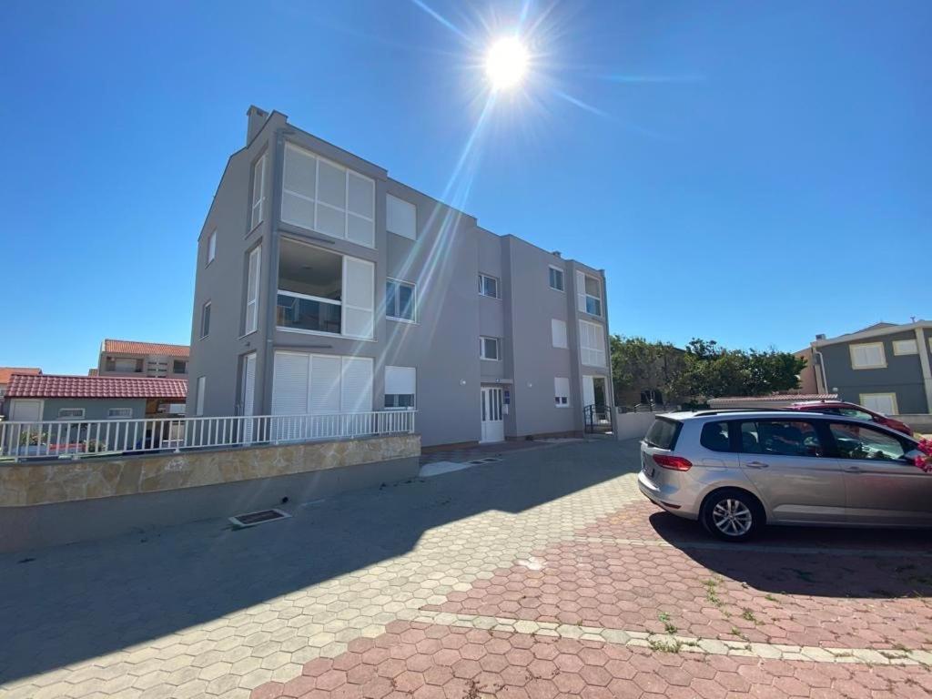 Apartman Erika Nin Exteriör bild
